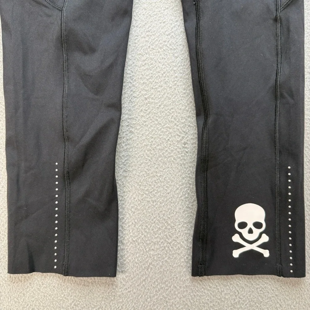 Lululemon Speed Up Crop Leggings 21 Tight‎ Size 2 Black Skull Crossbones Running